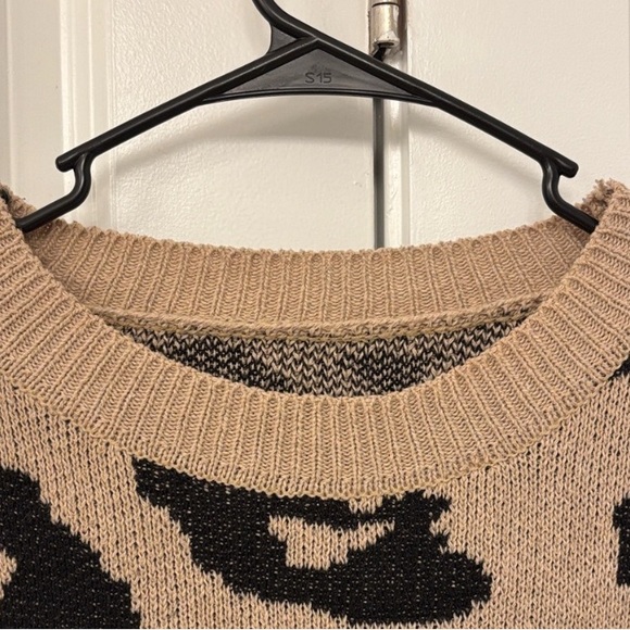 Chic Animal Print Crew Neck Sweater - Picture 6 of 6